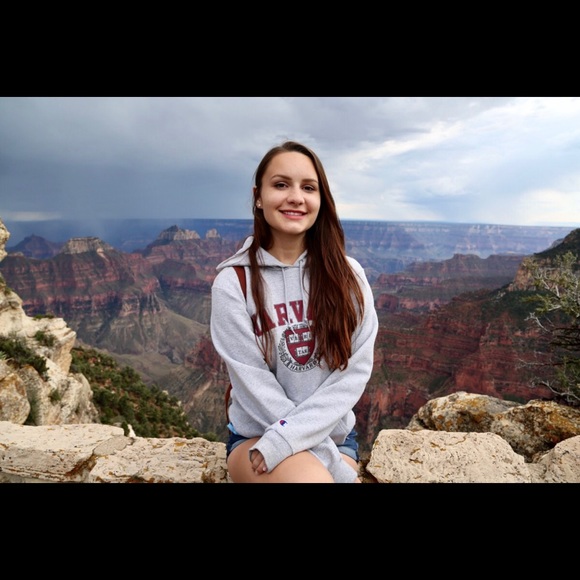 Meet your Posher, Jessica - Picture 1 of 1